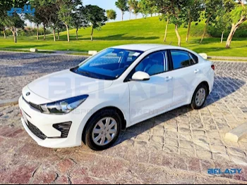 Kia  Rio  4 Cylinder  Sedan  White  2021