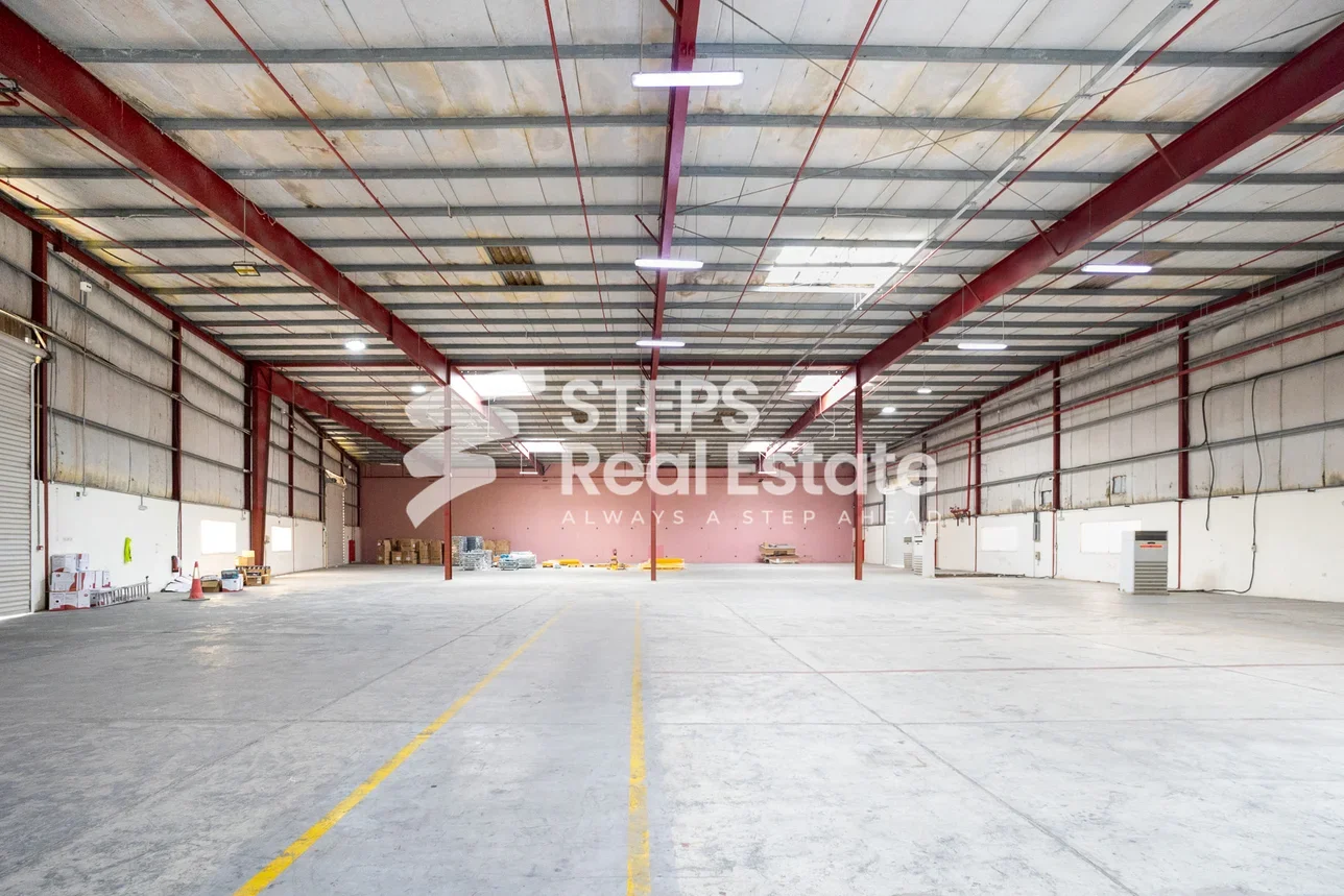 Warehouses & Stores - Doha  - Ras Abu Aboud  -Area Size: 2800 Square Meter