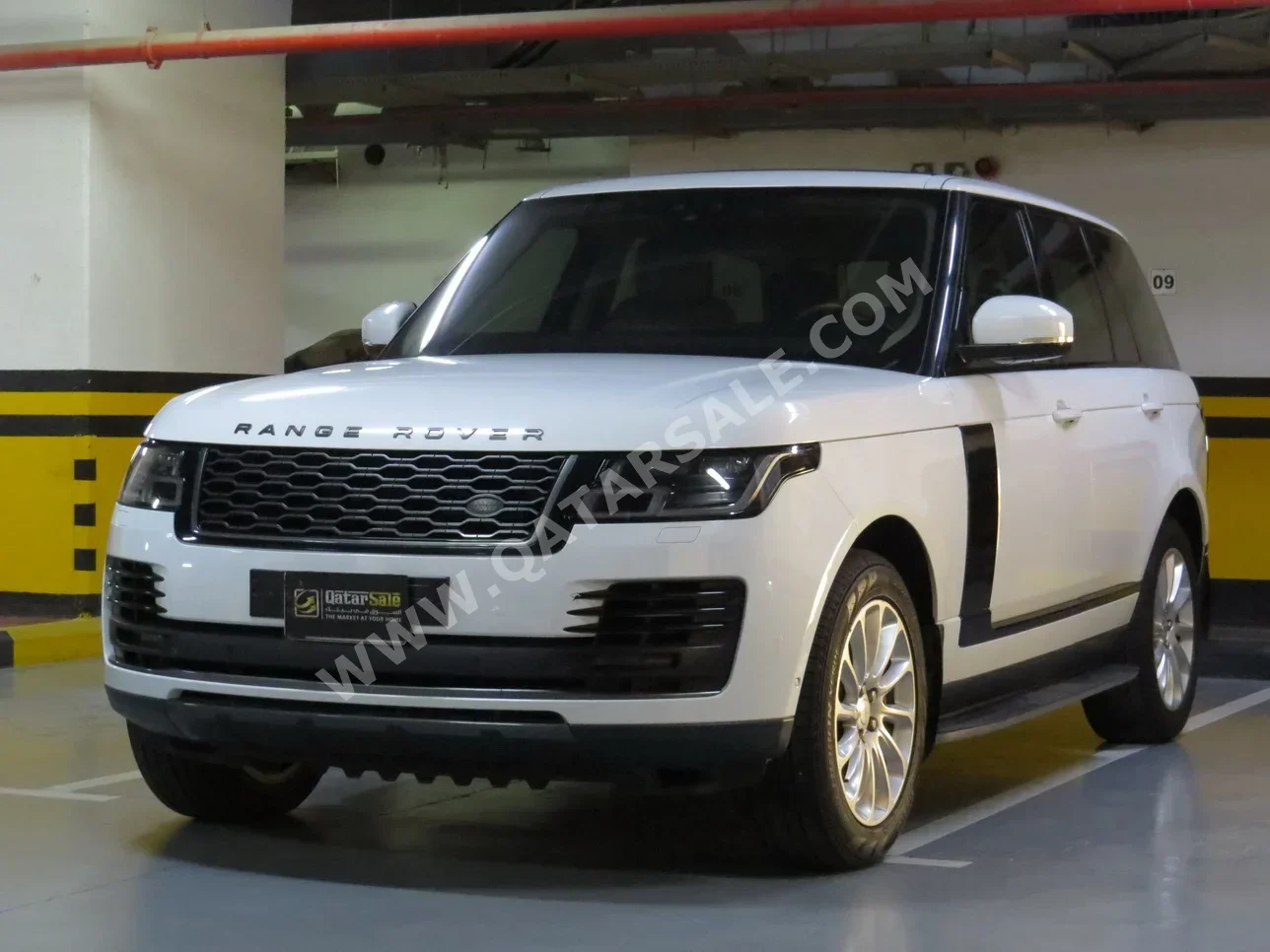 لاند روفر  رنج روفر  فوج اتش اس اي  2018  اوتوماتيك  114,000 كم  6 سلندر  دفع كلي مستمر  اس يو في  أبيض