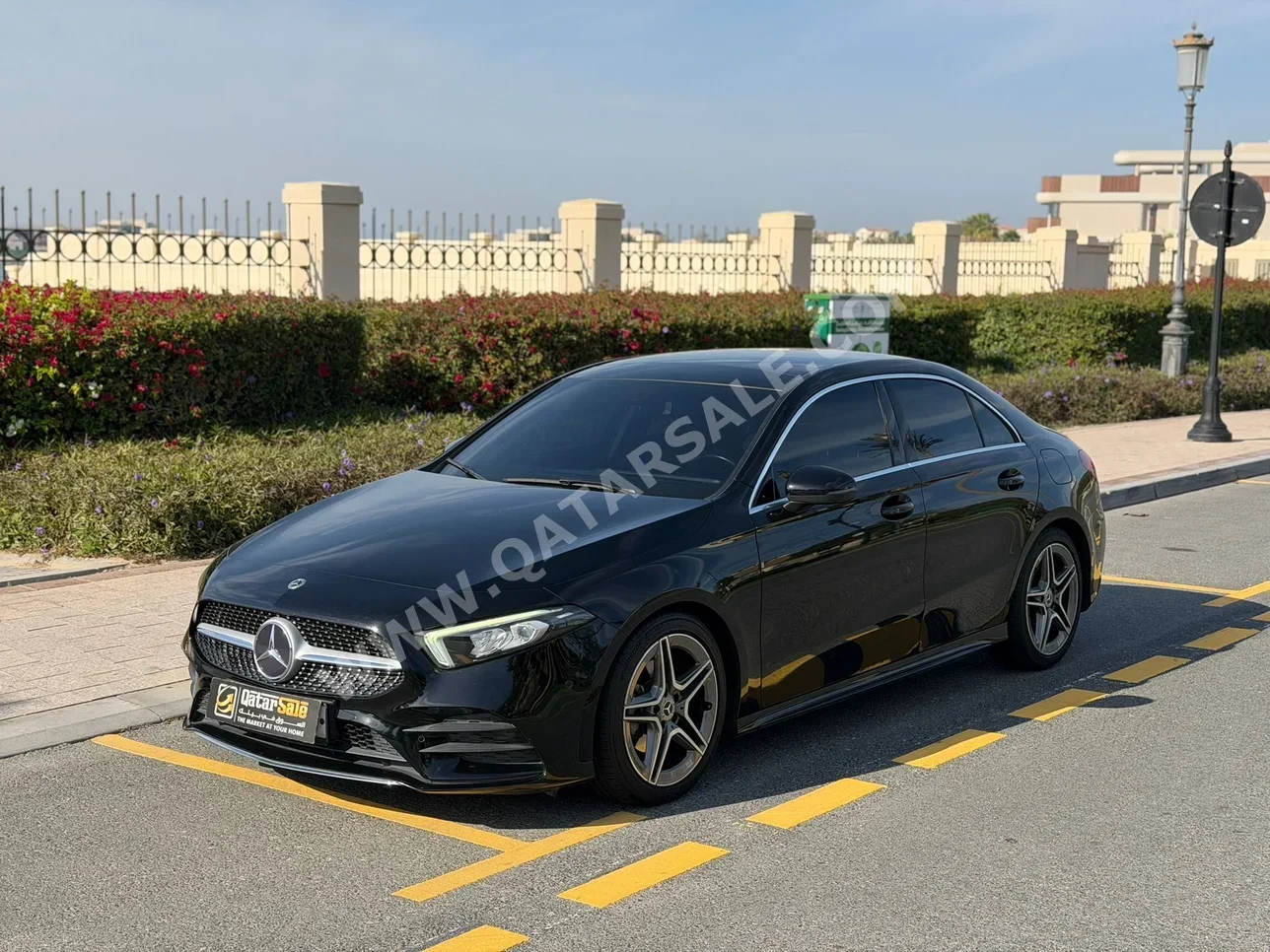 مرسيدس - بنز  ايه - كلاس  200  2021  اوتوماتيك  90,000 كم  4 سلندر  دفع خلفي  اس يو في  أسود