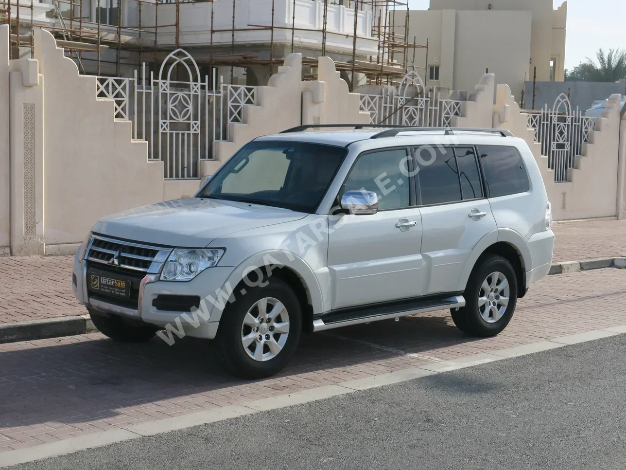 Mitsubishi  Pajero  2016  Automatic  135,500 Km  6 Cylinder  Four Wheel Drive (4WD)  SUV  White