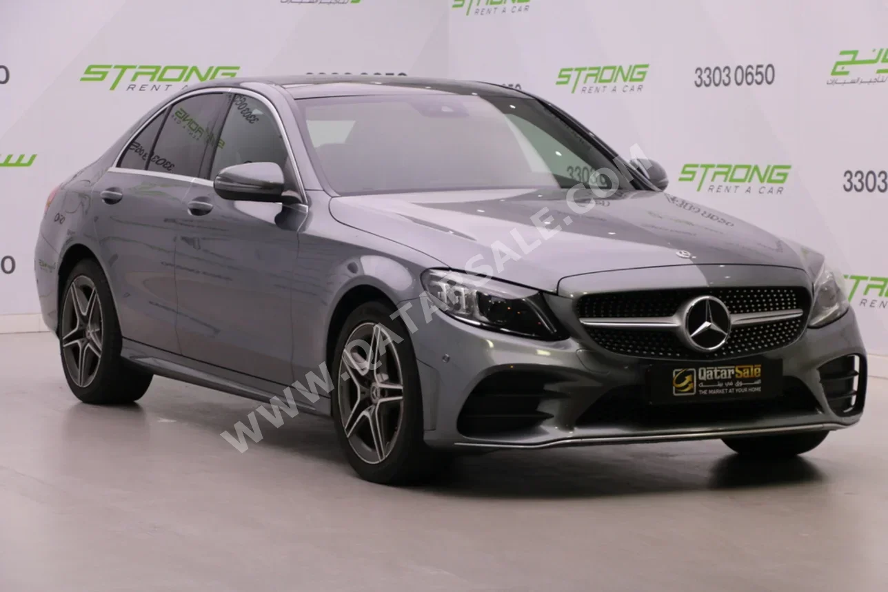 مرسيدس - بنز  سي - كلاس  200  2019  اوتوماتيك  92,000 كم  4 سلندر  دفع خلفي  سيدان  رمادي