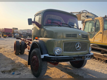 شاحنات مرسيدس - اللون أخضر  1983  دفع رباعي