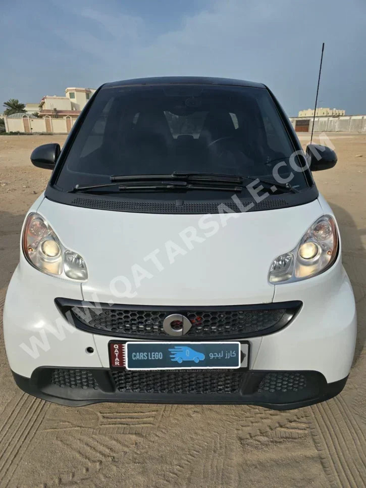 سمارت  فور تو  2013  اوتوماتيك  51,000 كم  3 سلندر  دفع خلفي  هاتشباك  أبيض