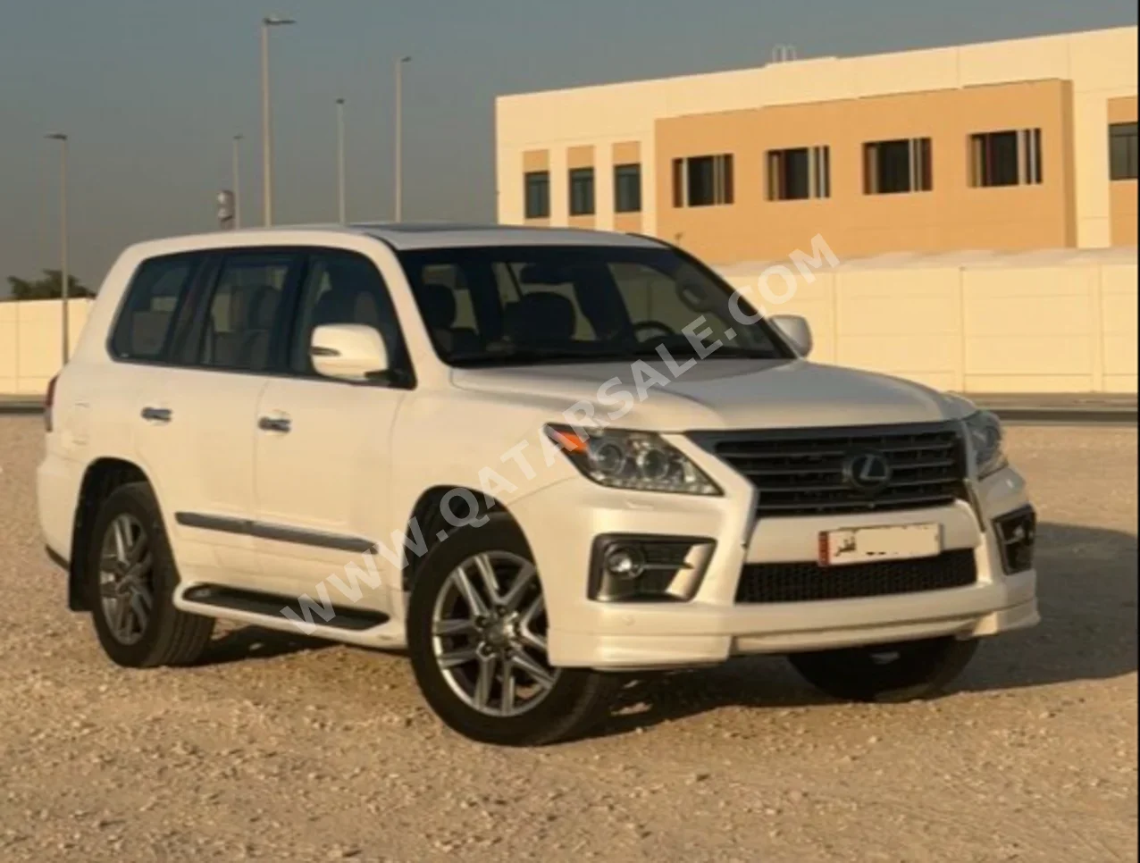 لكزس  ال اكس  570 اس  2014  اوتوماتيك  505,212 كم  8 سلندر  دفع رباعي  اس يو في  أبيض