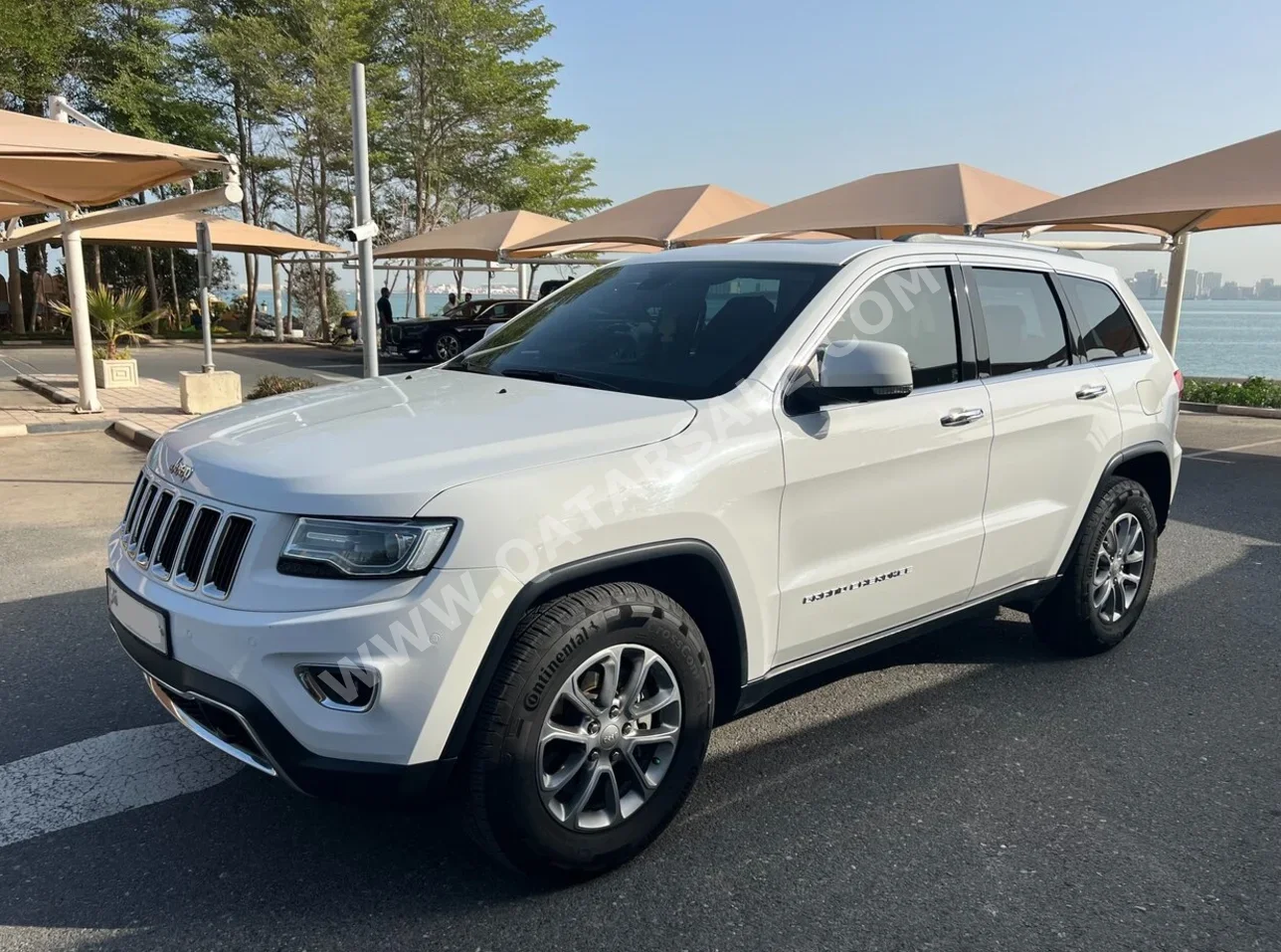 جييب  جراند شيروكي  ليميتد  2016  اوتوماتيك  181,000 كم  6 سلندر  دفع رباعي  اس يو في  أبيض