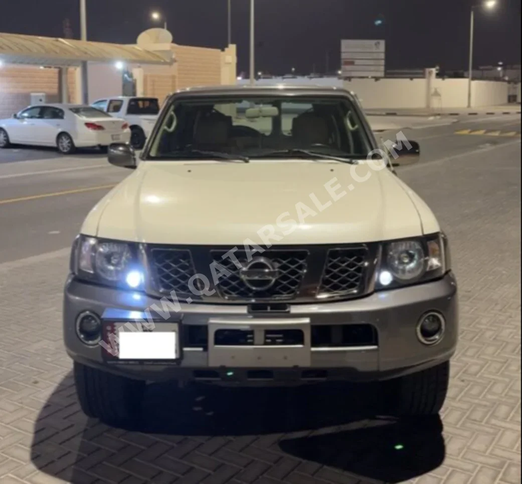 نيسان  باترول  سوبر سفاري  2022  اوتوماتيك  78,000 كم  6 سلندر  دفع رباعي  اس يو في  أبيض لؤلؤي  تحت الضمان