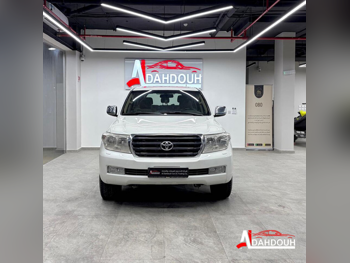Toyota  Land Cruiser  GXR  2009  Automatic  537,000 Km  8 Cylinder  Four Wheel Drive (4WD)  SUV  White