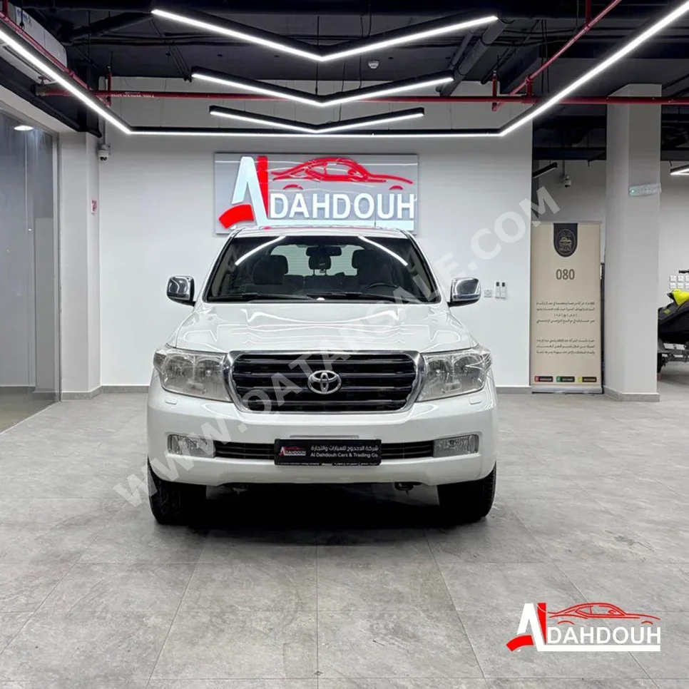 تويوتا  لاند كروزر  جي اكس ار  2009  اوتوماتيك  537,000 كم  8 سلندر  دفع رباعي  اس يو في  أبيض