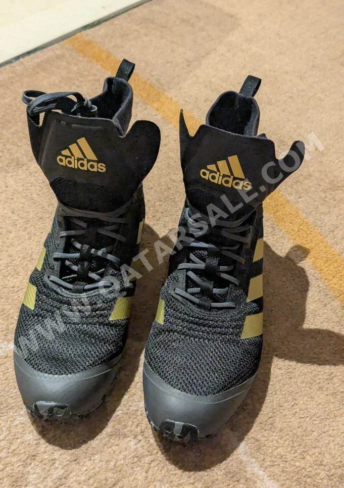 أحذية رياضية اديداس \  ملاكمة  رجالي  قياس 45