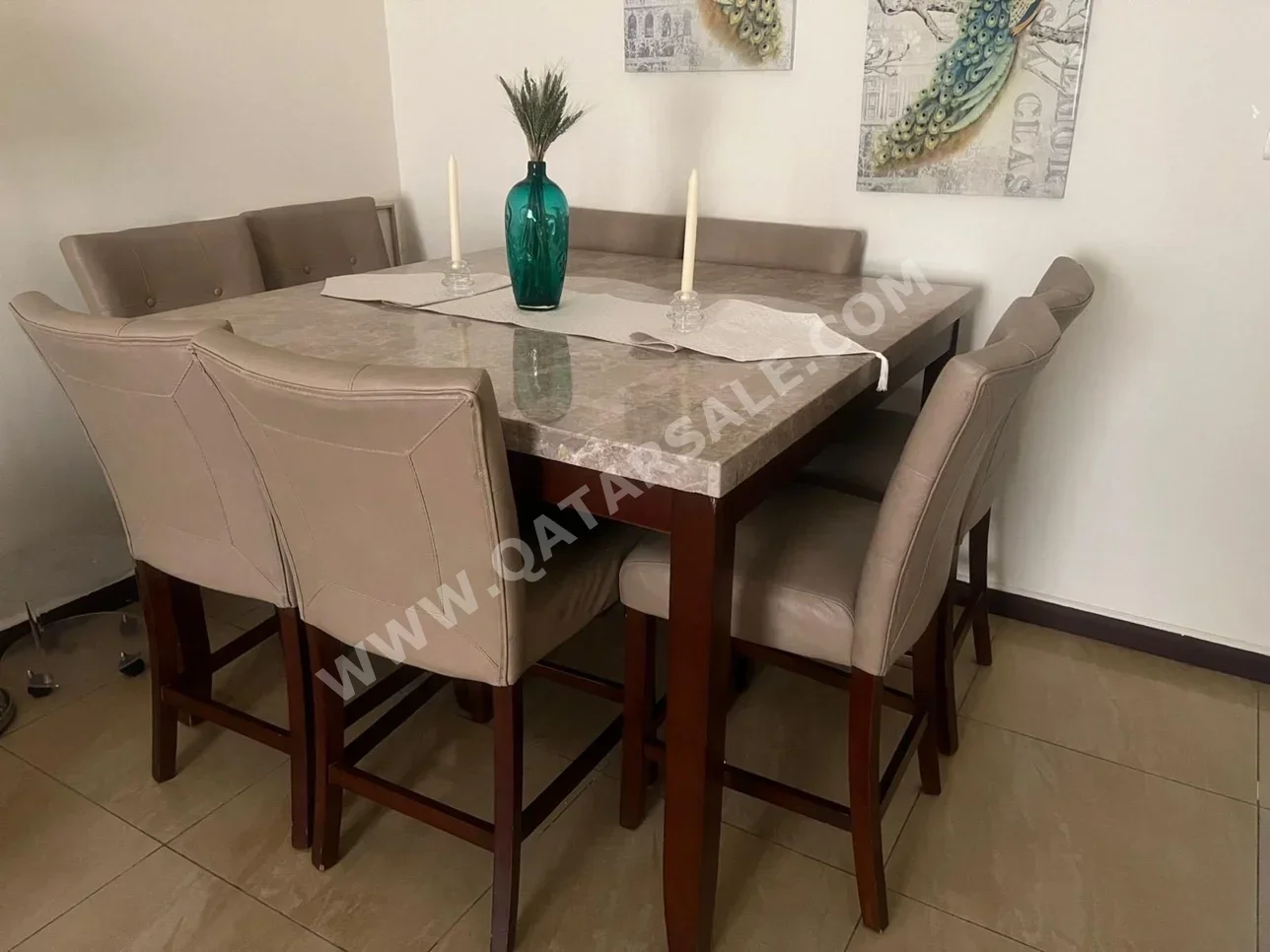 طاولة طعام مع كراسي  - اللون البيج