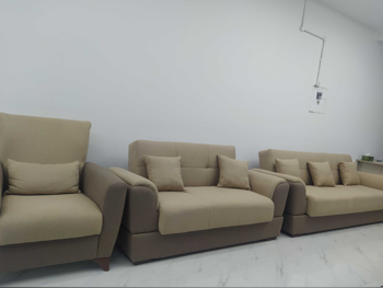 الأرائك والكنب والكراسي كرسي بذراعين