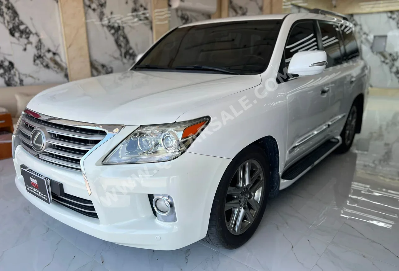 لكزس ال اكس 570 2012 اوتوماتيك 316,000 كم 8 سلندر دفع رباعي اس يو في أبيض