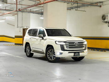 Toyota  Land Cruiser  VXR  2024  Automatic  23,000 Km  6 Cylinder  Four Wheel Drive (4WD)  SUV  White