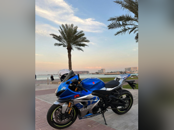 سوزوكي  جي اي اكس ار -1000 ار -  2021 - اللون أزرق و فضي