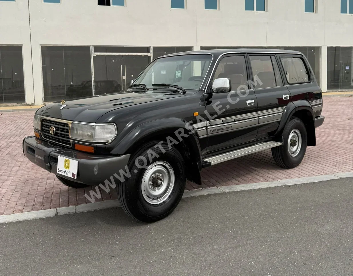 Toyota  Land Cruiser  VXR  1996  Manual  447,000 Km  8 Cylinder  Four Wheel Drive (4WD)  SUV  Black