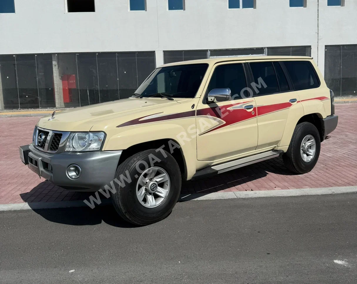 Nissan  Patrol  Safari  2016  Manual  183,000 Km  6 Cylinder  Four Wheel Drive (4WD)  SUV  Beige