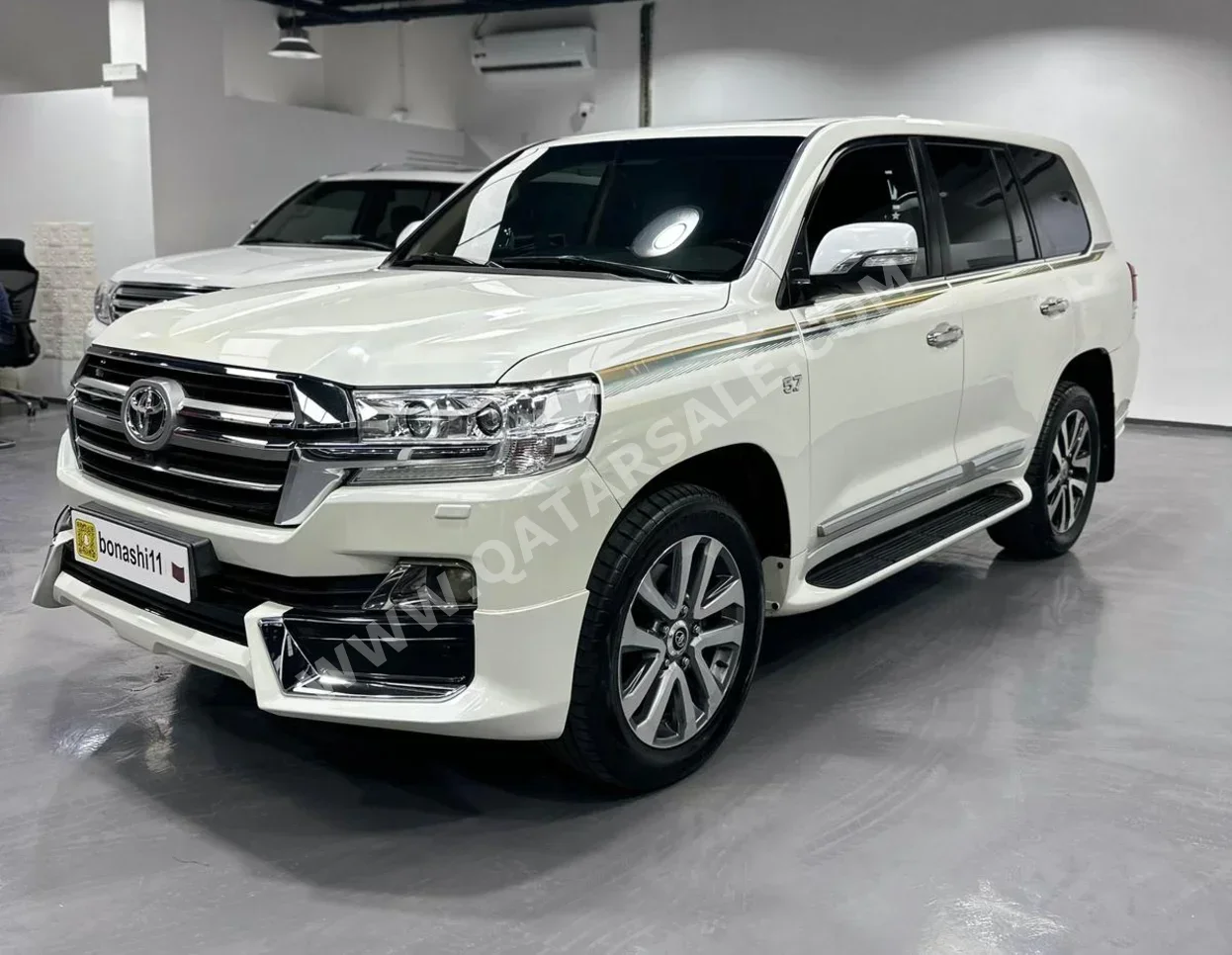 Toyota  Land Cruiser  GXR  2016  Automatic  227,000 Km  8 Cylinder  Four Wheel Drive (4WD)  SUV  White