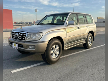 Toyota  Land Cruiser  VXR  2004  Manual  673,000 Km  8 Cylinder  Four Wheel Drive (4WD)  SUV  Silver