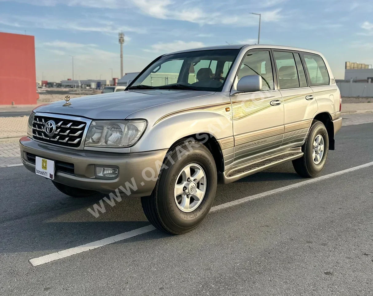 Toyota  Land Cruiser  VXR  2004  Manual  673,000 Km  8 Cylinder  Four Wheel Drive (4WD)  SUV  Silver