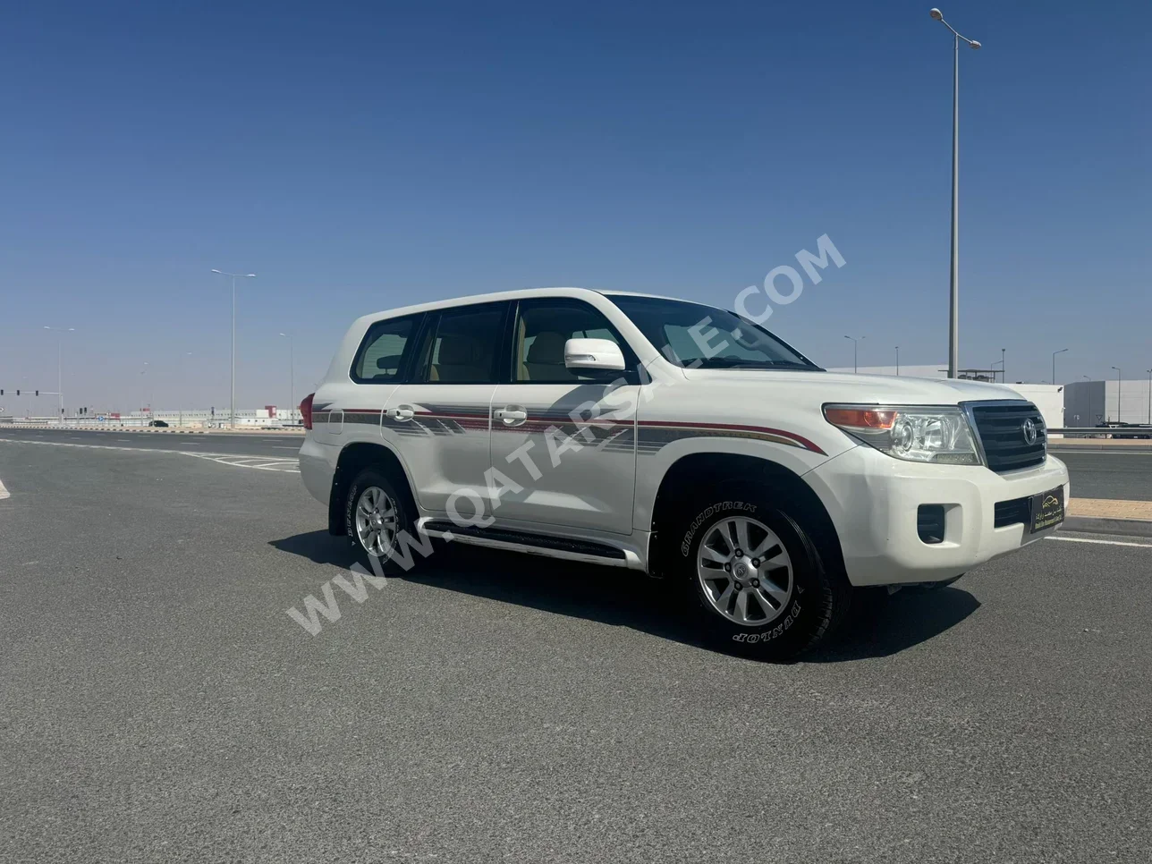 Toyota  Land Cruiser  GXR  2012  Automatic  210,000 Km  8 Cylinder  Four Wheel Drive (4WD)  SUV  White