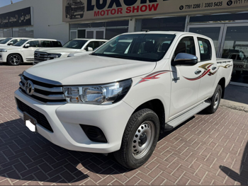 Toyota  Hilux  2025  Automatic  32,000 Km  4 Cylinder  Four Wheel Drive (4WD)  Pick Up  White  With Warranty