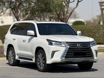 Lexus  LX  570  2017  Automatic  175,000 Km  8 Cylinder  Four Wheel Drive (4WD)  SUV  White