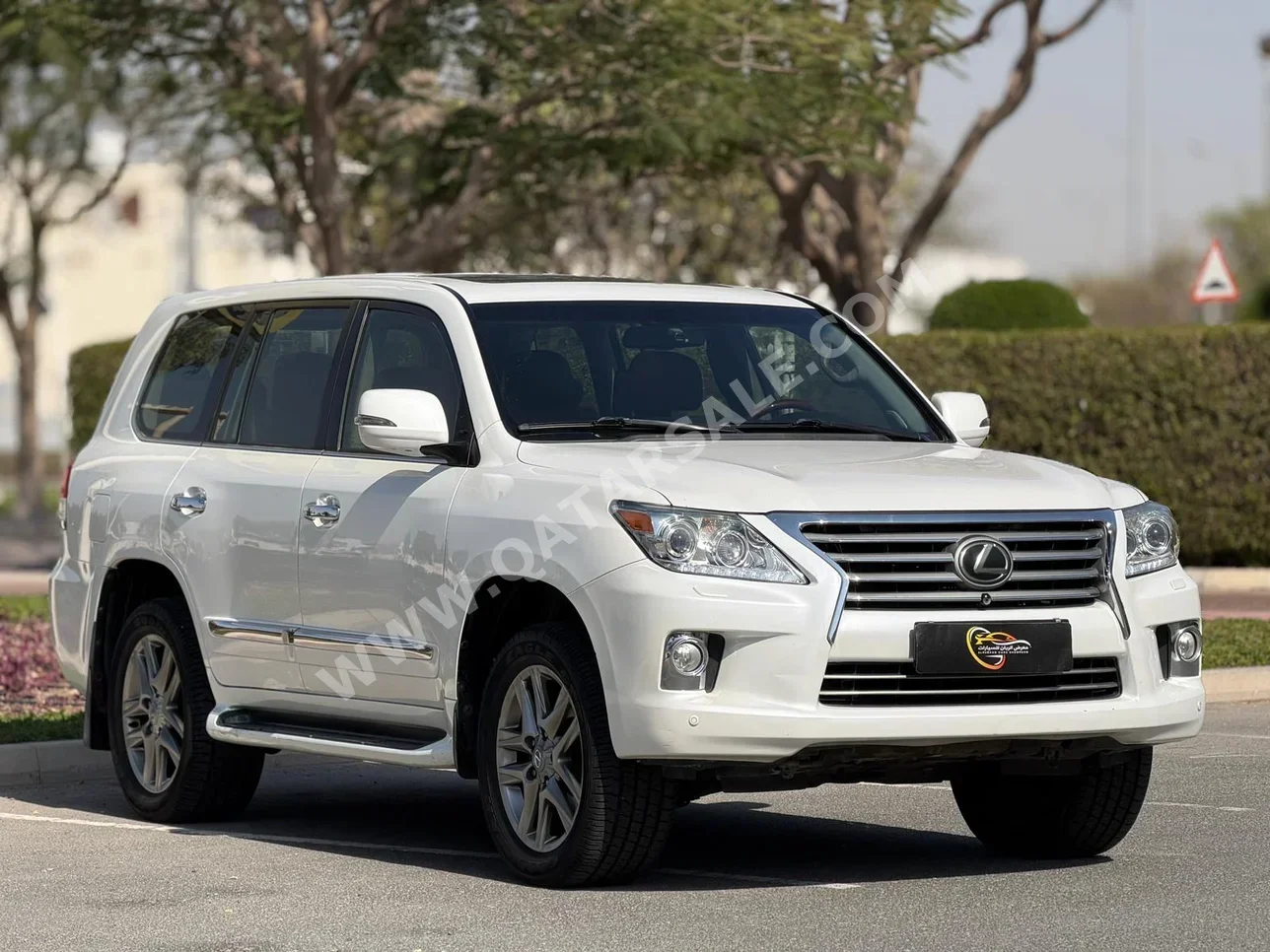 لكزس  ال اكس  570  2012  اوتوماتيك  390,000 كم  8 سلندر  دفع رباعي  اس يو في  أبيض