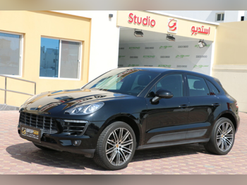 Porsche  Macan  2017  Automatic  87,000 Km  4 Cylinder  Four Wheel Drive (4WD)  SUV  Black