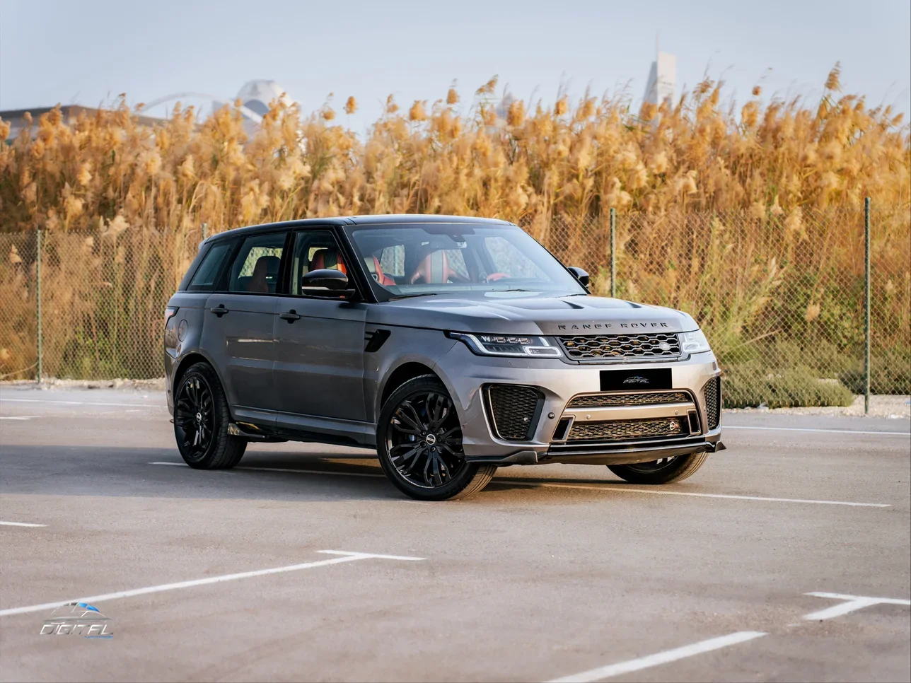Land Rover Range Rover Sport SVR 2015 Automatic 117,319 Km 8 Cylinder Four Wheel Drive (4WD) SUV Gray