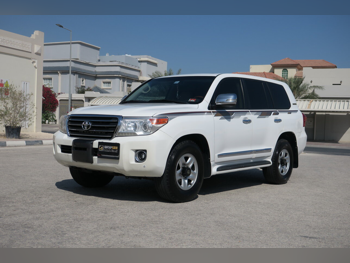 Toyota Land Cruiser GXR 2014 Automatic 429,000 Km 8 Cylinder Four Wheel Drive (4WD) SUV White
