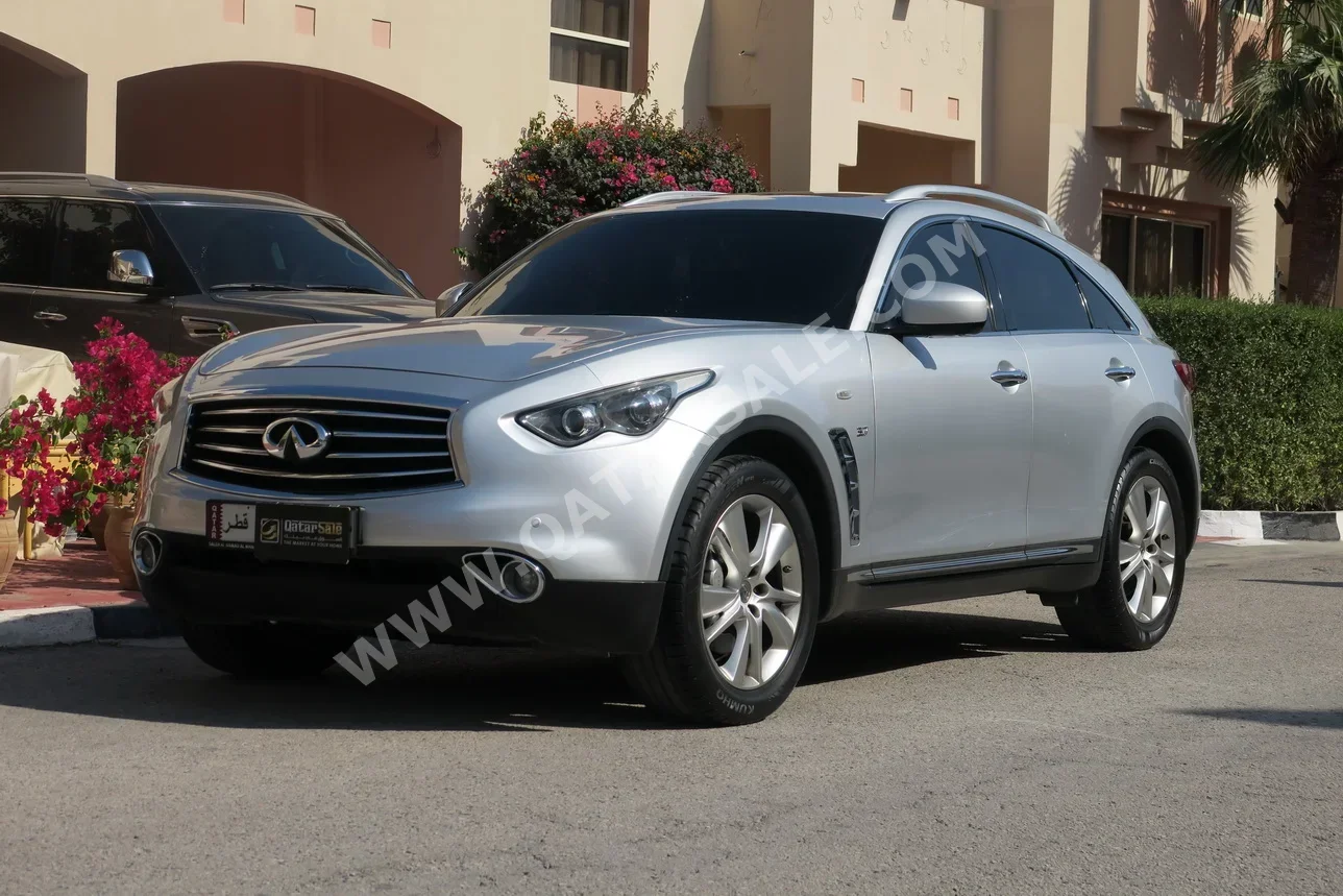 Infiniti QX 70 2016 Automatic 98,000 Km 6 Cylinder Four Wheel Drive (4WD) SUV Silver