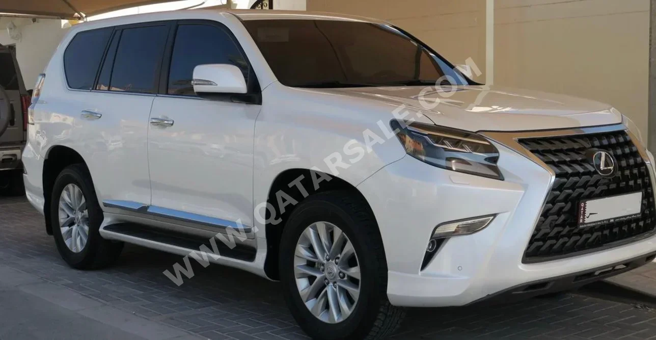 لكزس جي اكس 460 2023 اوتوماتيك 34,000 كم 8 سلندر دفع رباعي اس يو في أبيض تحت الضمان