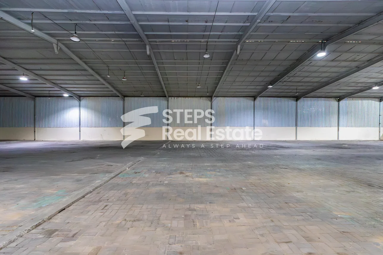 Warehouses & Stores - Al Wakrah  - Barkit Al Awamer  -Area Size: 2000 Square Meter