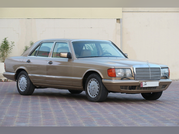 مرسيدس - بنز  280 اس اي ال  1985  اوتوماتيك  42,000 كم  6 سلندر  دفع خلفي  سيدان  ذهبي