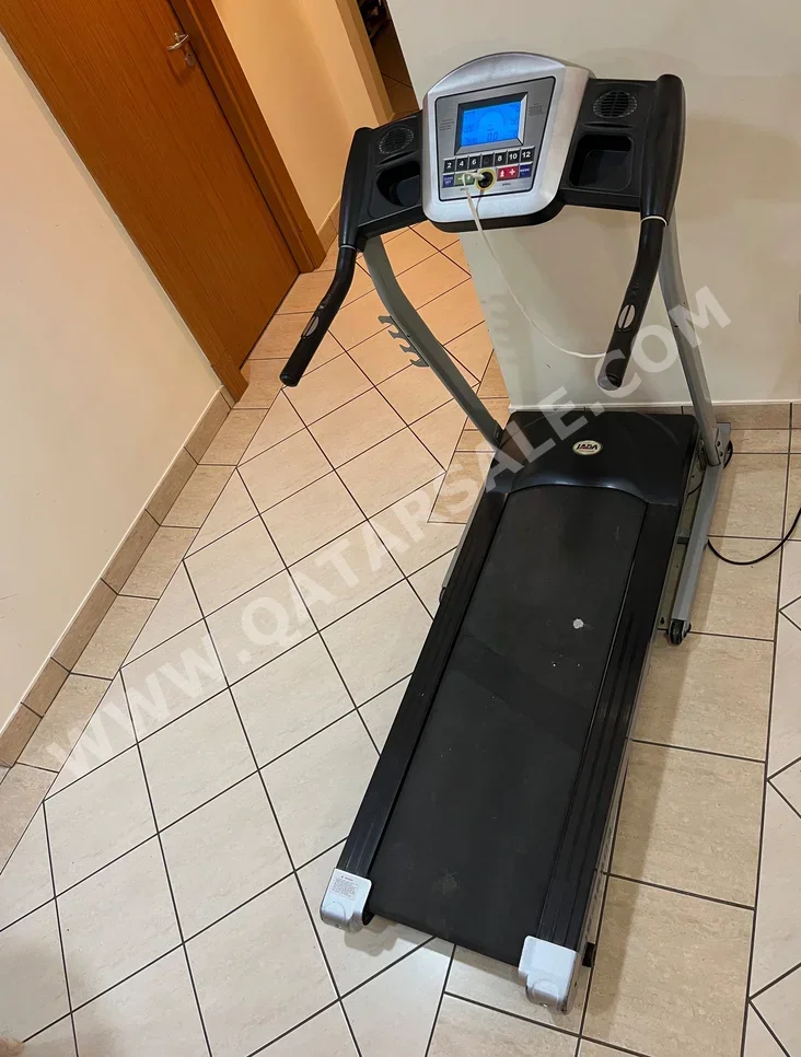 آلات معدات الجيم - جهاز المشي  - الجليد الأزرق المعدني  150 سانتيمتر  60 سانتيمتر  80 كيلوغرام