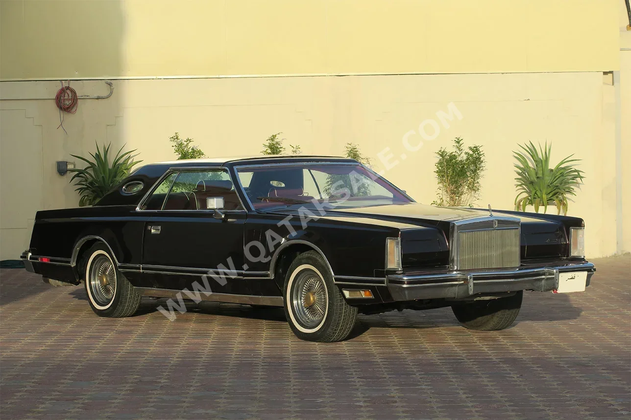 لنكولن  كونتينينشل  1977  اوتوماتيك  80,000 كم  8 سلندر  دفع خلفي  كوبيه \ سبورت  عنابي