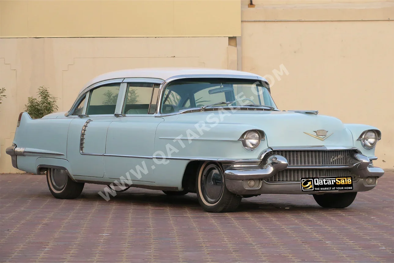 كاديلاك  ديفيلي  1956  اوتوماتيك  92,000 كم  8 سلندر  دفع خلفي  سيدان  سمائي فاتح