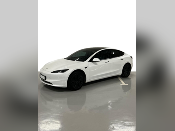 Tesla  Model 3  Long Range  2025  Automatic  10,000 Km  0 Cylinder  Rear Wheel Drive (RWD)  Hatchback  White  With Warranty