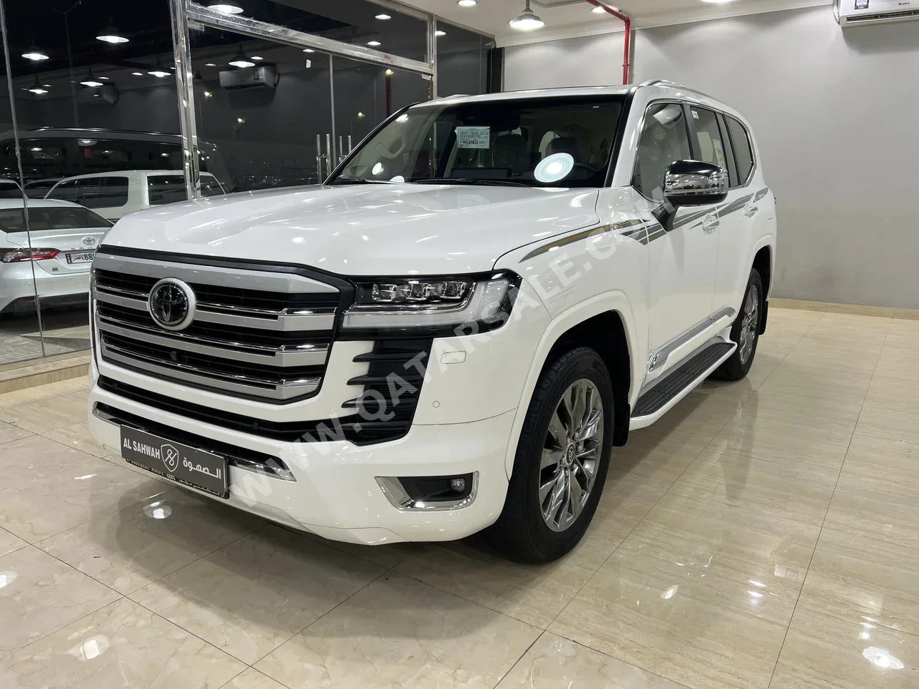 Toyota Land Cruiser VXR 2024 Automatic 42,000 Km 8 Cylinder Four Wheel Drive (4WD) SUV White With Warranty