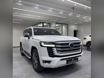 تويوتا  لاند كروزر  في اكس ار توين توربو  2022  اوتوماتيك  110,000 كم  6 سلندر  دفع رباعي  اس يو في  أبيض  تحت الضمان