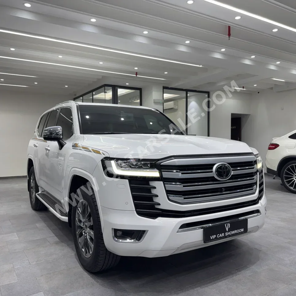 تويوتا  لاند كروزر  في اكس ار توين توربو  2022  اوتوماتيك  110,000 كم  6 سلندر  دفع رباعي  اس يو في  أبيض  تحت الضمان
