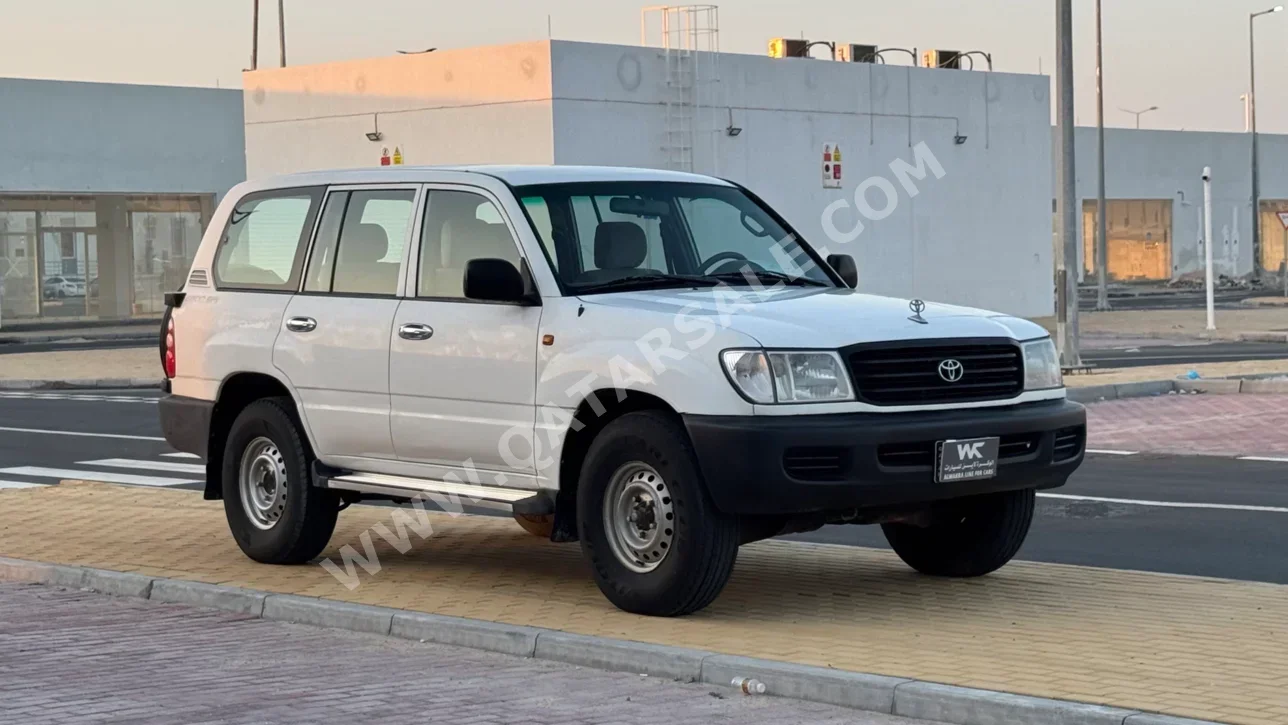 Toyota  Land Cruiser  G  2002  Automatic  630,000 Km  6 Cylinder  Rear Wheel Drive (RWD)  Sedan  White