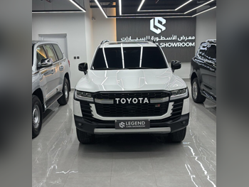Toyota  Land Cruiser  GR Sport Twin Turbo  2023  Automatic  110,000 Km  6 Cylinder  Four Wheel Drive (4WD)  SUV  White