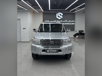 Toyota  Land Cruiser  GXR  2015  Automatic  339,000 Km  8 Cylinder  Four Wheel Drive (4WD)  SUV  Silver