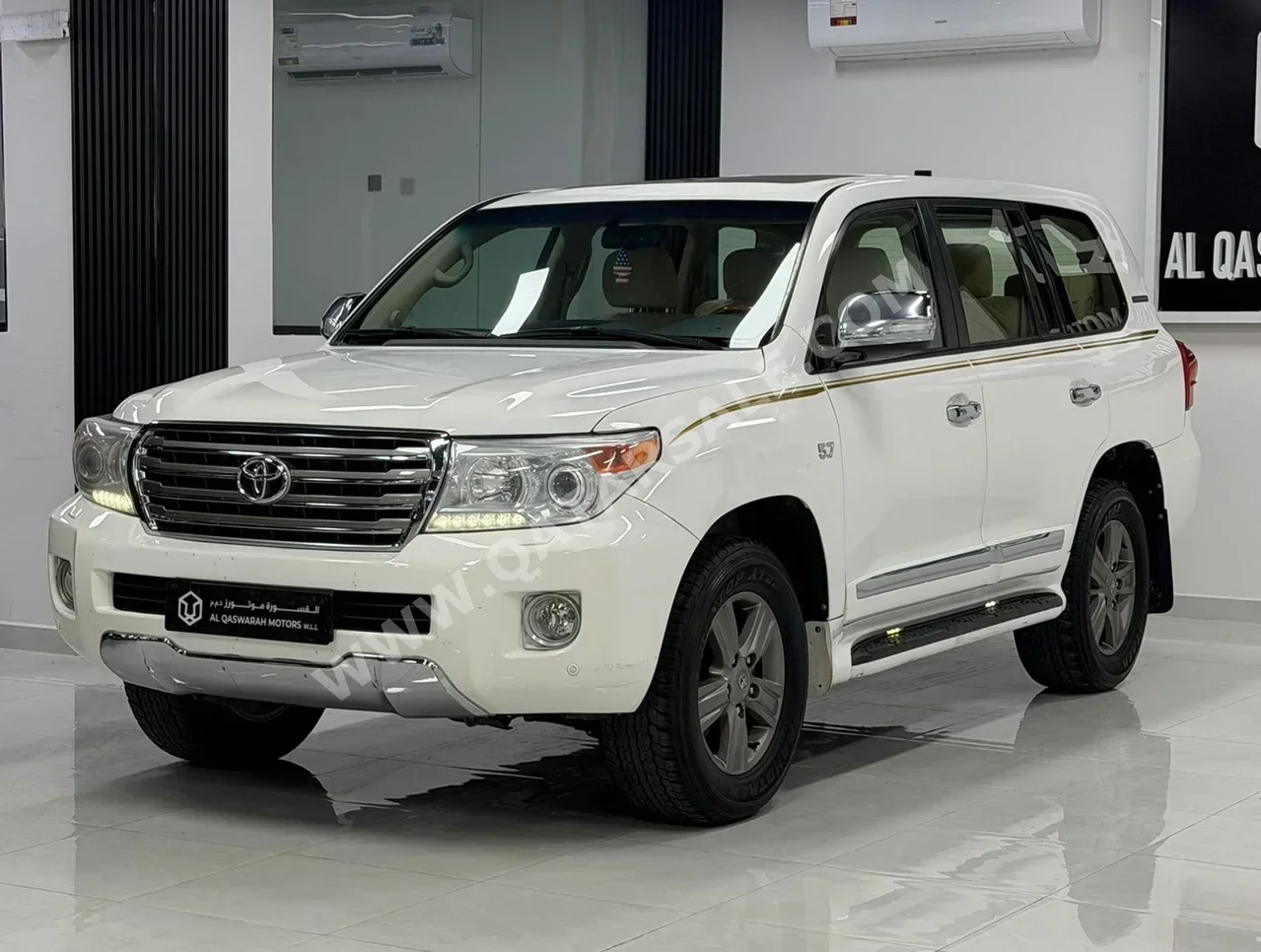 تويوتا  لاند كروزر  في اكس ار  2015  اوتوماتيك  350,000 كم  8 سلندر  دفع رباعي  اس يو في  أبيض