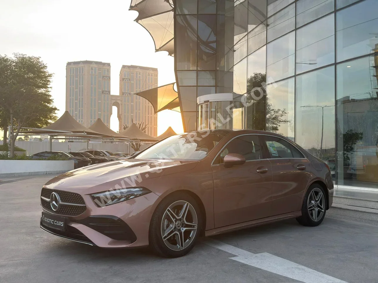 مرسيدس - بنز  ايه - كلاس  200  2023  اوتوماتيك  2,700 كم  4 سلندر  دفع خلفي  سيدان  برونزي  تحت الضمان