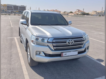 Toyota  Land Cruiser  GXR  2018  Automatic  109,000 Km  6 Cylinder  Four Wheel Drive (4WD)  SUV  Silver