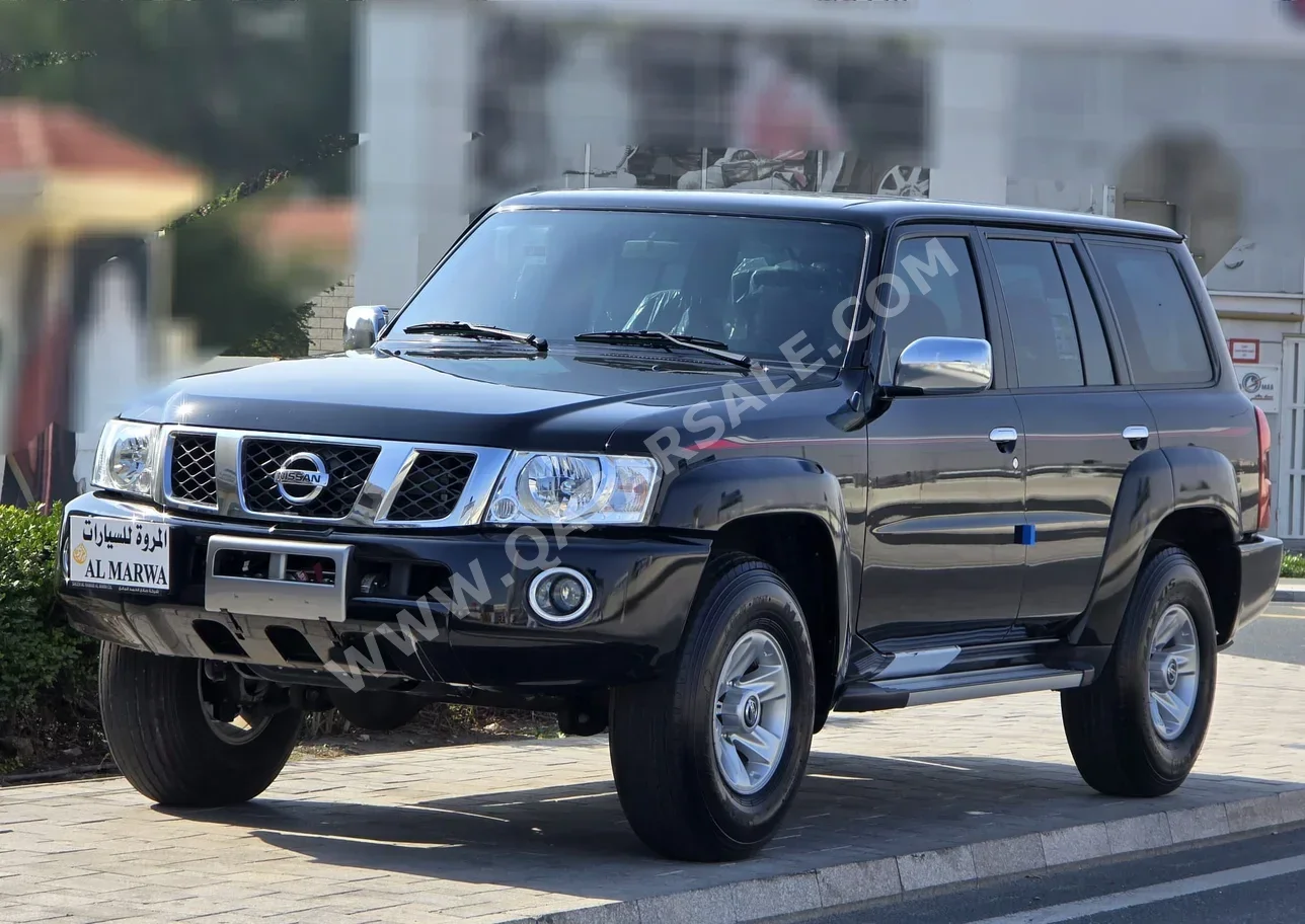 Nissan  Patrol  Safari  2023  Automatic  25,000 Km  6 Cylinder  Four Wheel Drive (4WD)  SUV  Black  With Warranty