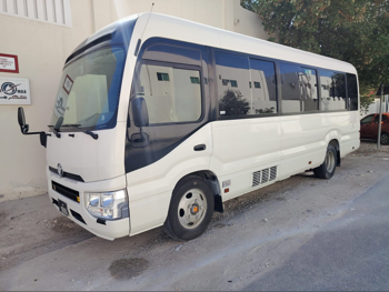 تويوتا  كوستر  2022  عادي  266,000 كم  4 سلندر  دفع خلفي  فان \ باص  أبيض